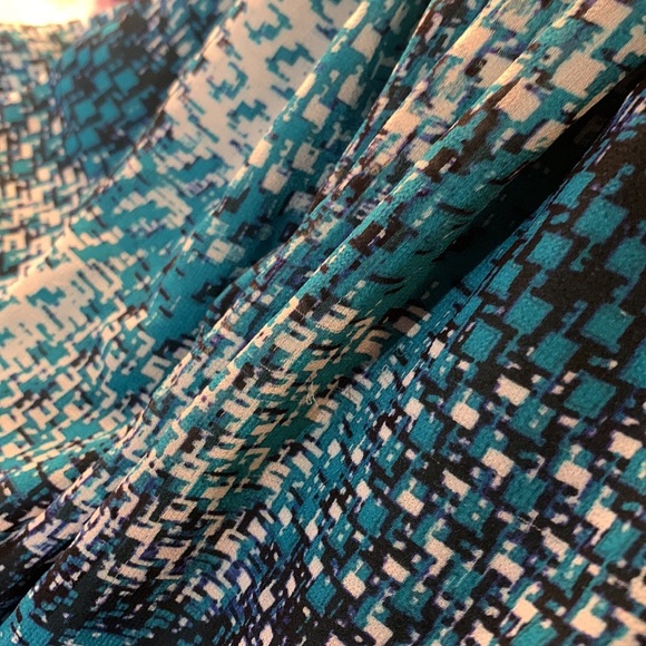 Lane Bryant swing tank blues, black & white size 28 lined in solid aqua blue. - Picture 10 of 10